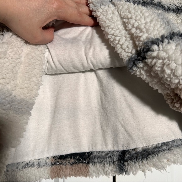 Thread & Supply Plaid Quarter-Zip Soft Sherpa Pullover Size XS - Picture 7 of 8